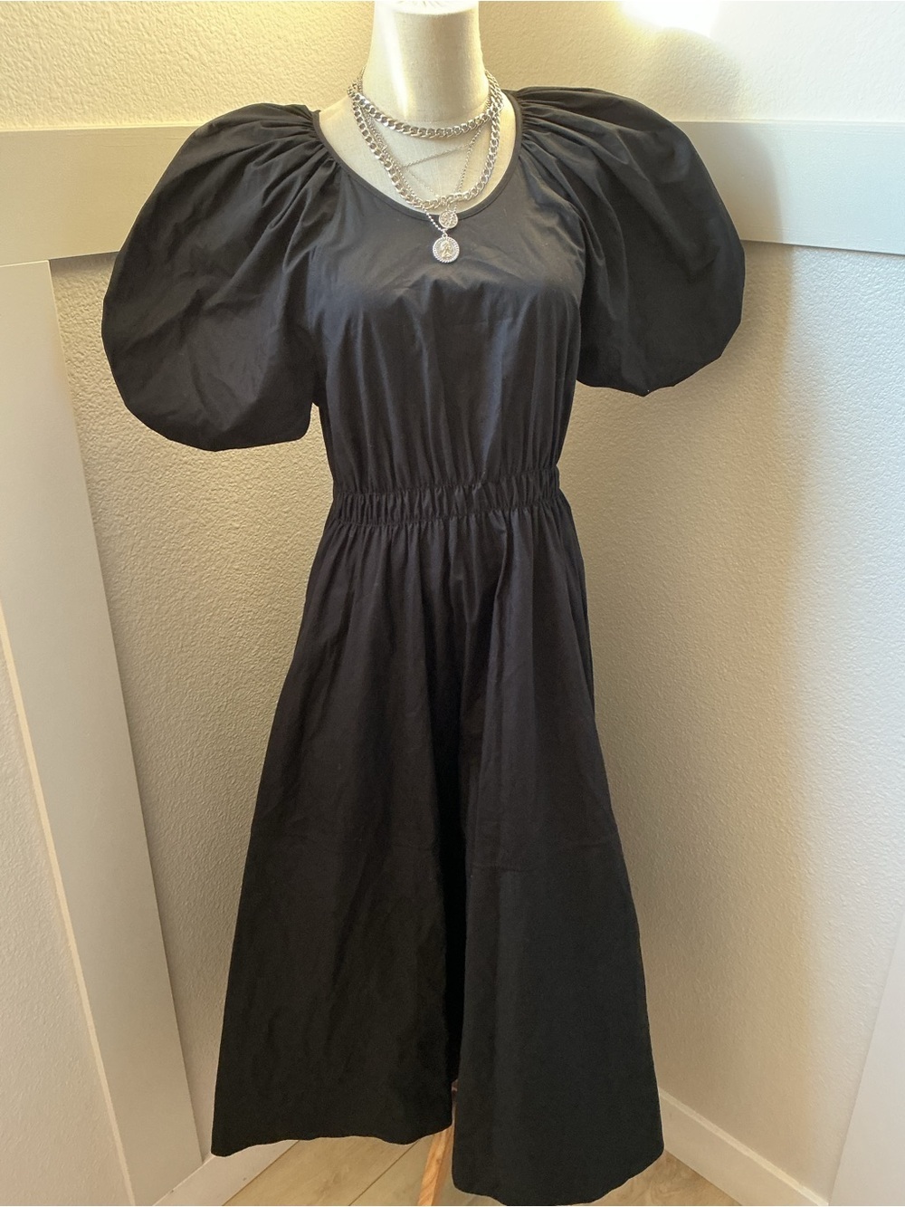 Black Puff-Sleeve Midi Dress with Elastic Waist - Picture 3 of 11